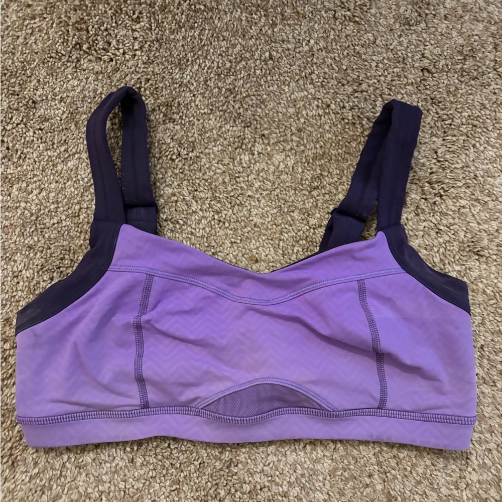 Lululemon sports bra